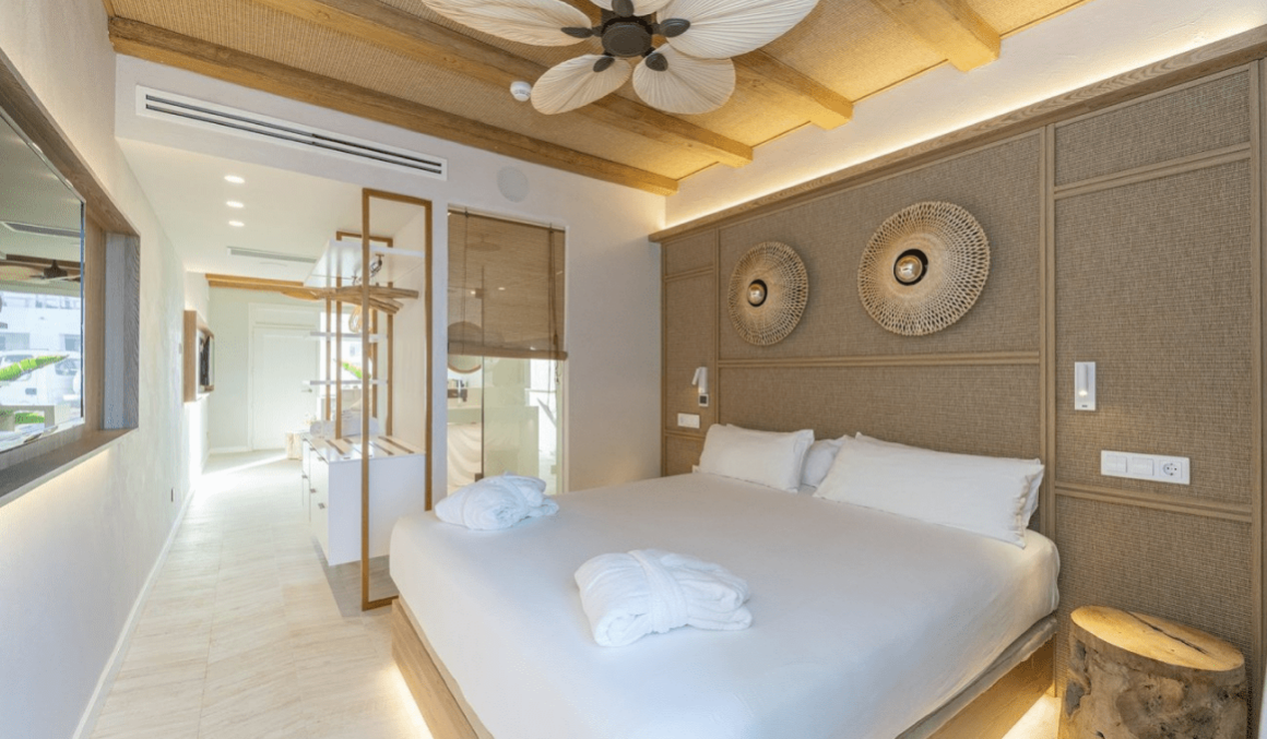 LAGO RESORT & SUITES