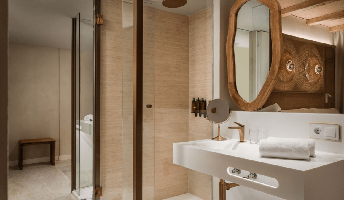 LAGO RESORT & SUITES